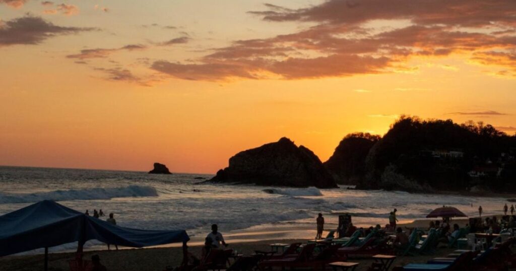 Playa Zipolite Oaxaca Mexico
